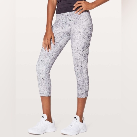 Lululemon Speed Up Crop 21" Antiqued Alpine White Multi - Picture 1 of 9